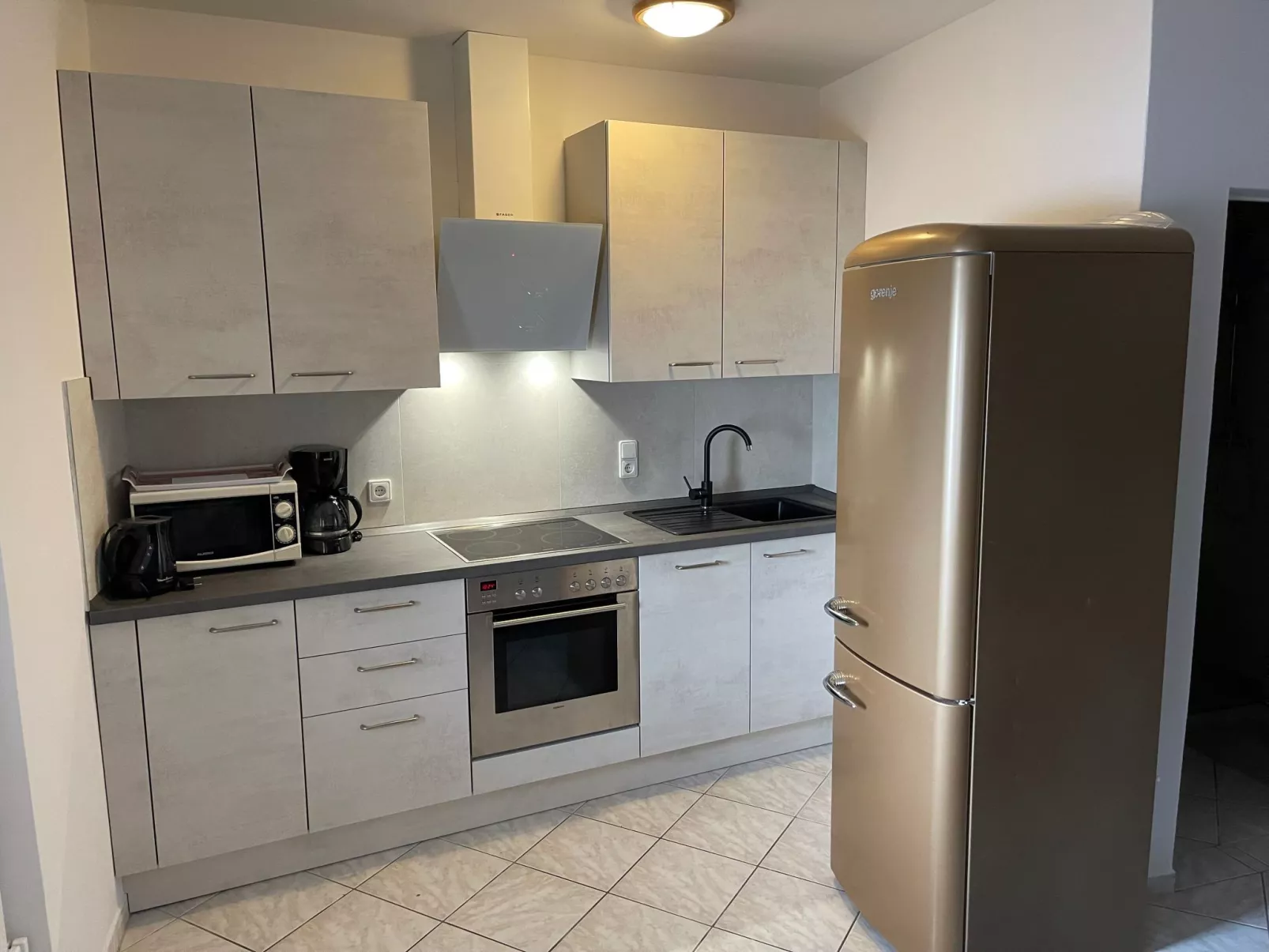 Moderne Ferienwohnung für 4 Personen-Drinnen