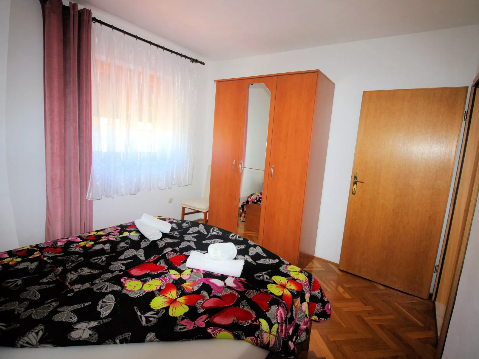 "Manda 2" mit Blick auf das Wasser-Inside