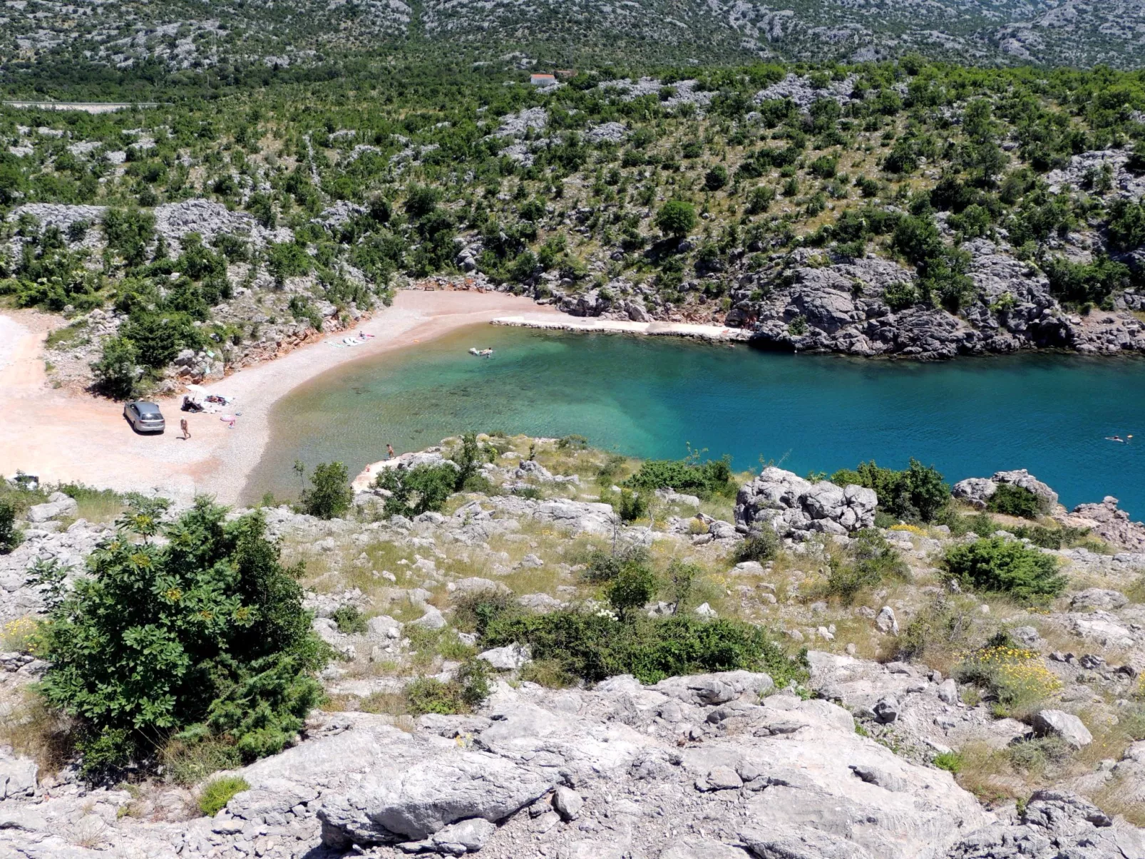 Mit zwei Terrassen für sechs Personen-Dehors