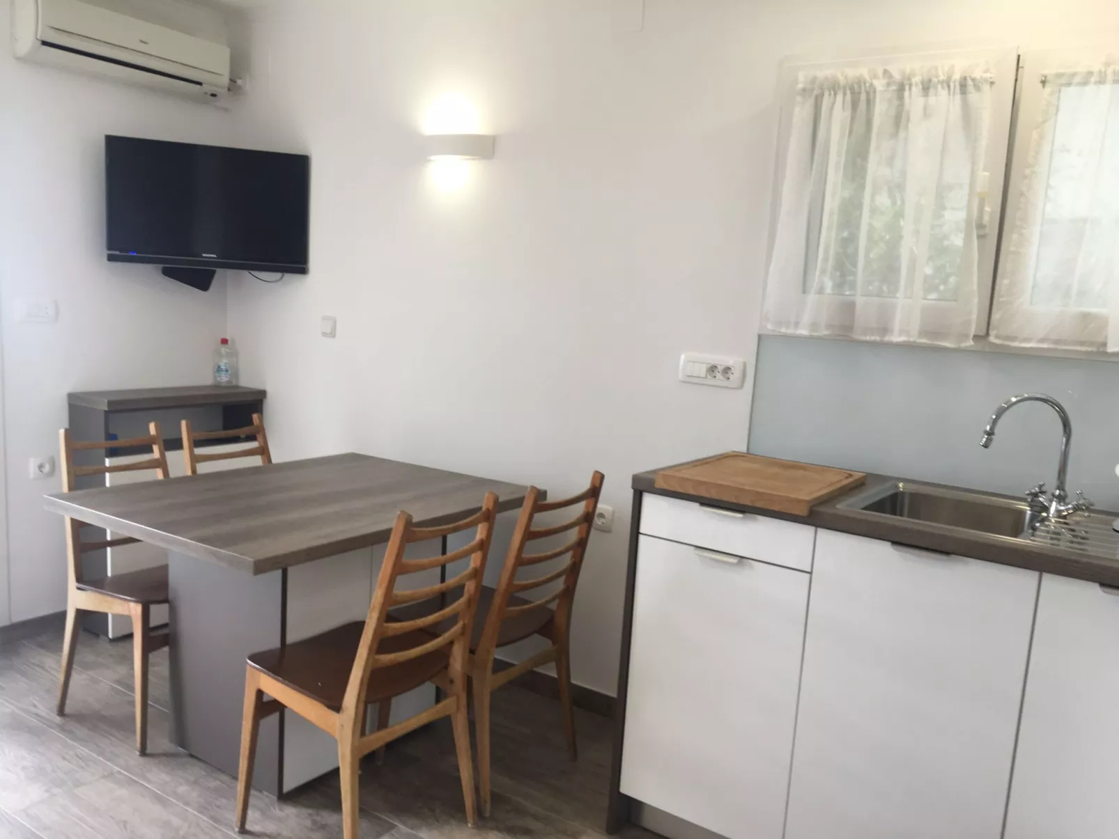 In Okrug Donji mit privatem Parkplatz-Dedans