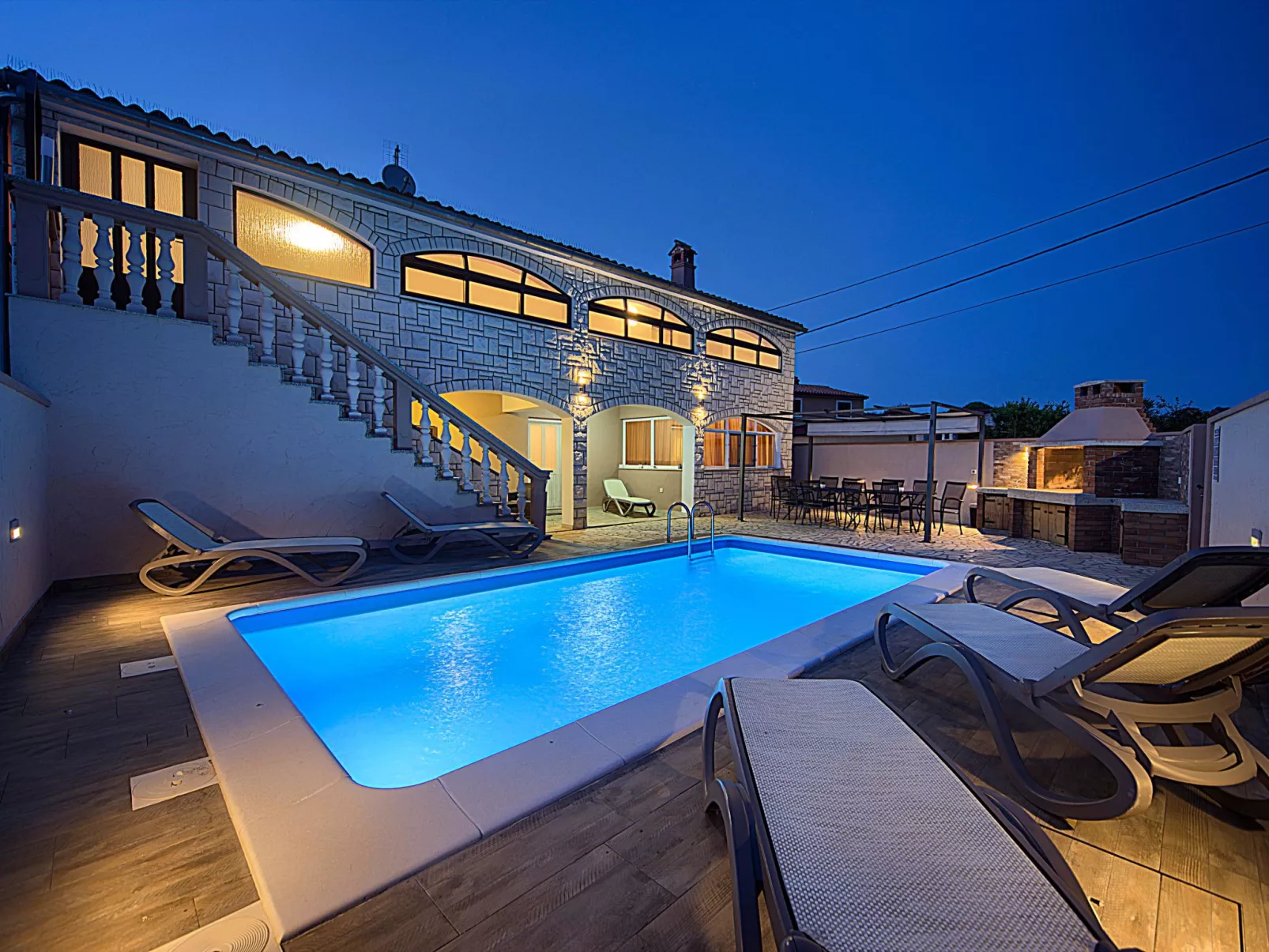 Villa mit Garten, Grill und Terrasse-Dehors