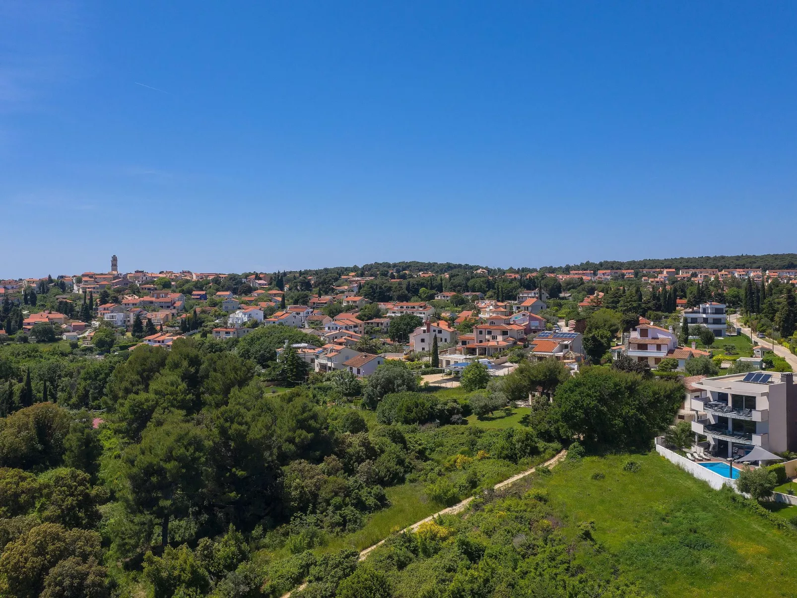 Ferienvilla Sunrise  mit Pool in Premantura-Draußen