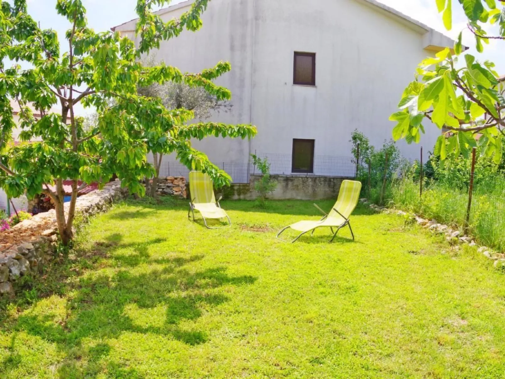 Mit privatem Schwimmbad-Dehors