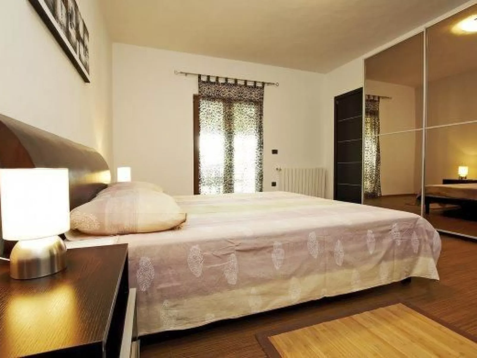 Luxuriöse Villa mit riesigem Olivenbaum-Garten, Sonnenterrasse, großem Pool und-Drinnen