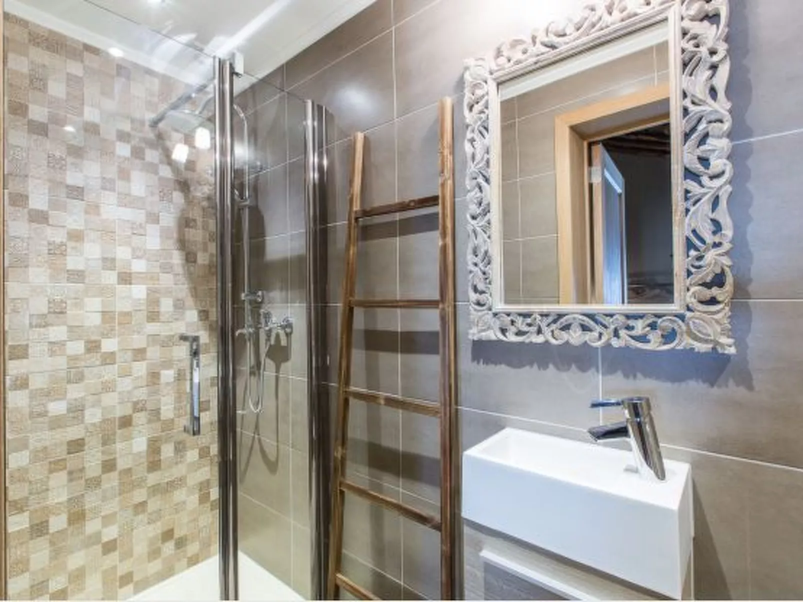 Villa "Marie France" Wellness 9 Personen-Inside