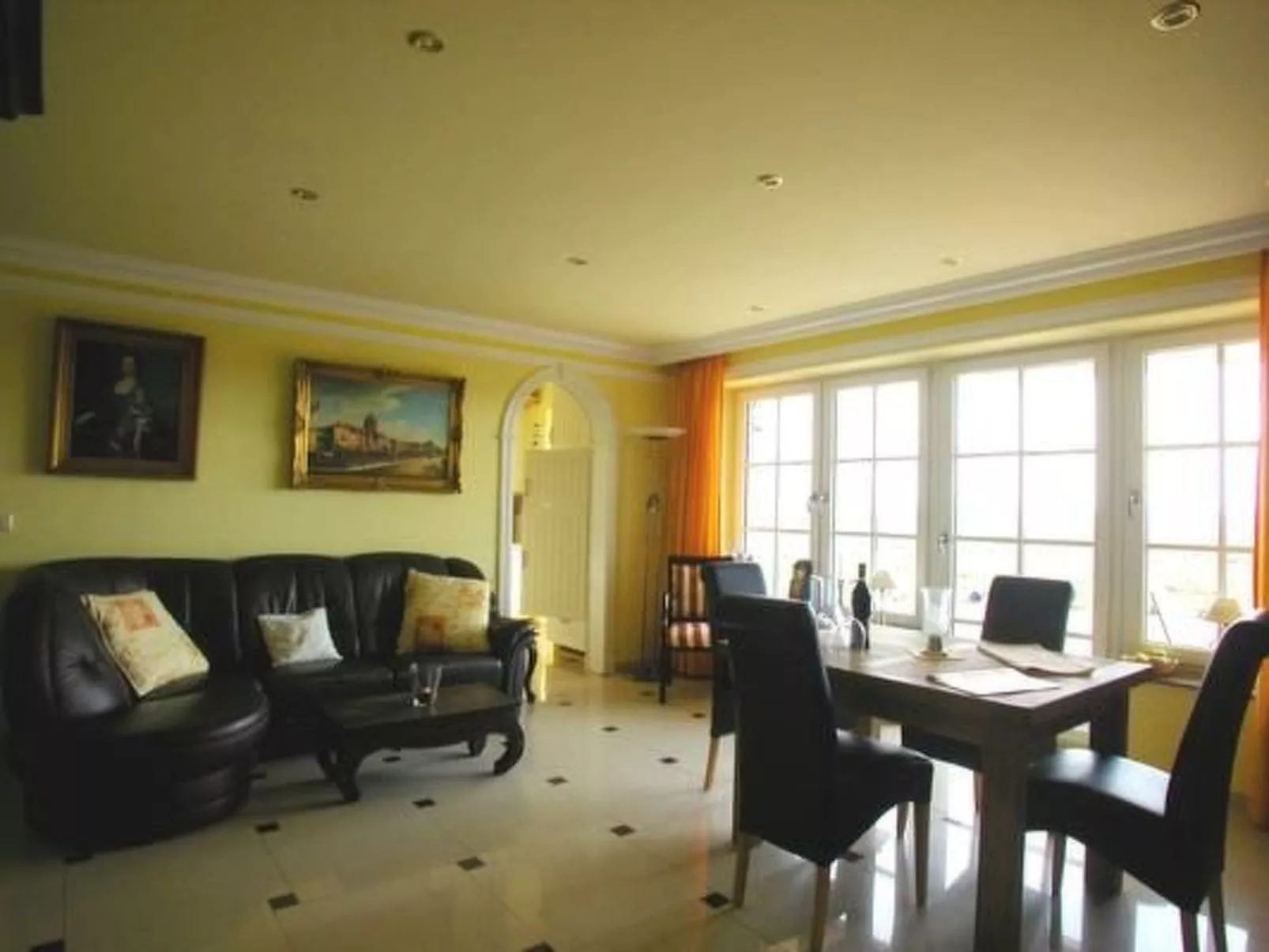 Wunderschönes Appartement mit Garten und Terrasse-Drinnen