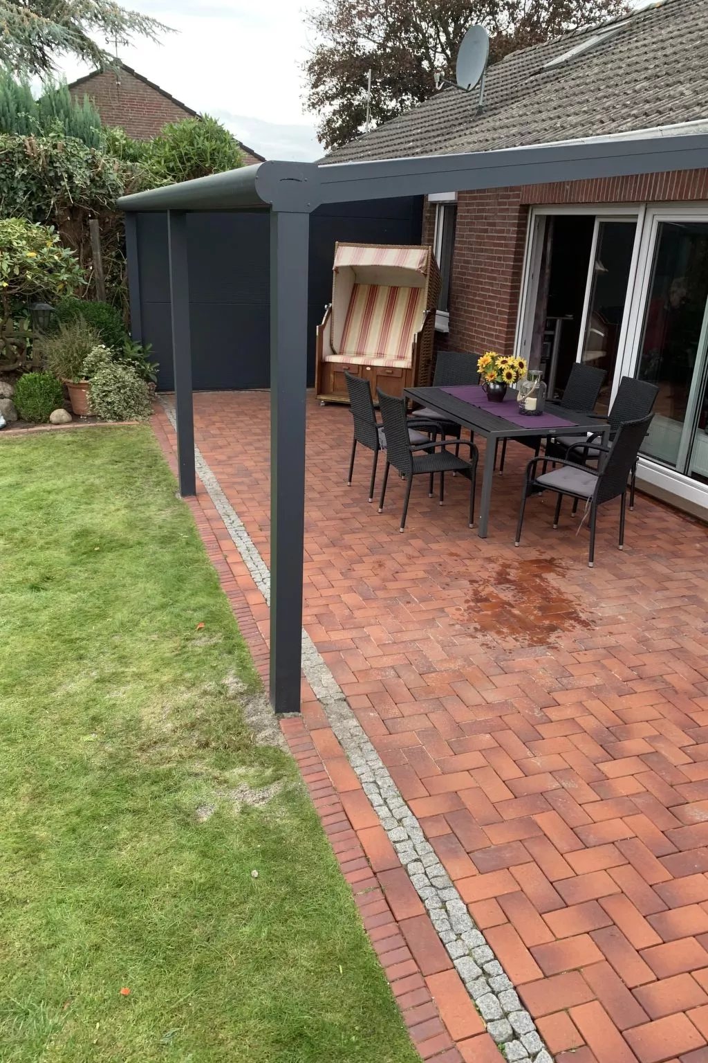 In Hage mit Garten, Terrasse und Grill-Dedans