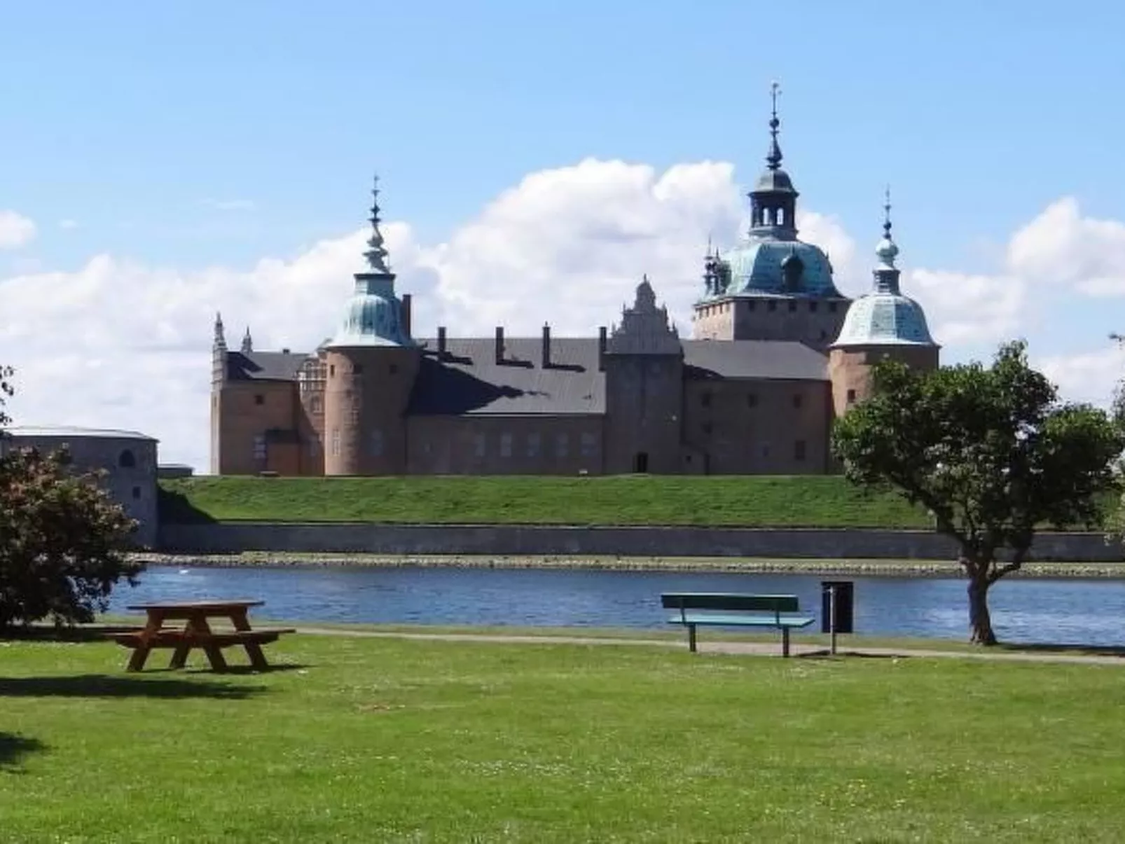 In Drag mit Möblierter Terrasse-Draußen