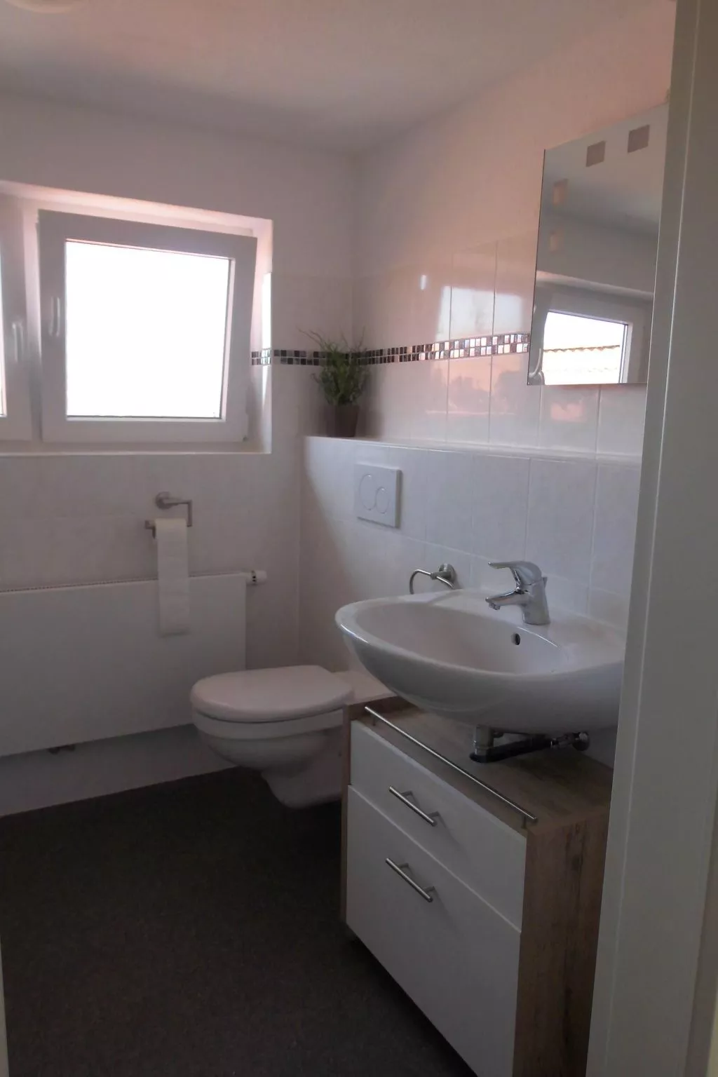 Charmante Fewo mit Großem Balkon-Dedans