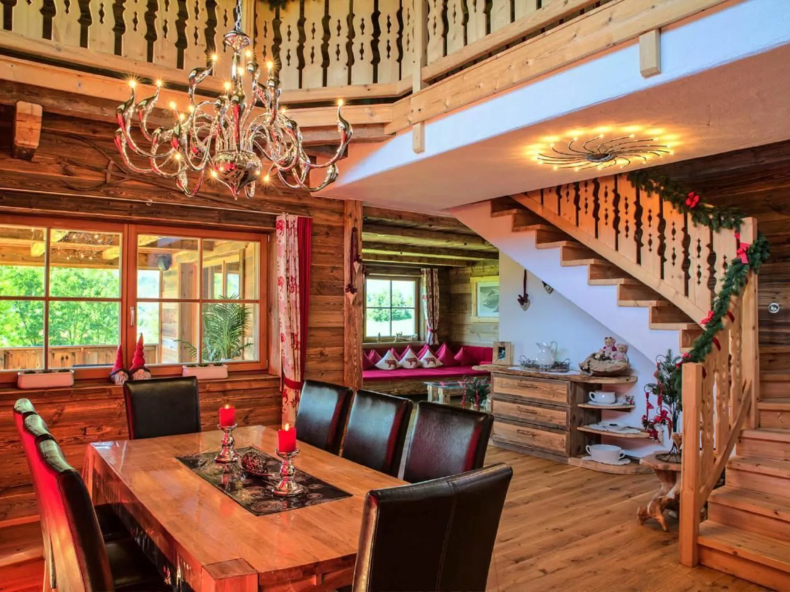 Sunny Hideaway-Dedans