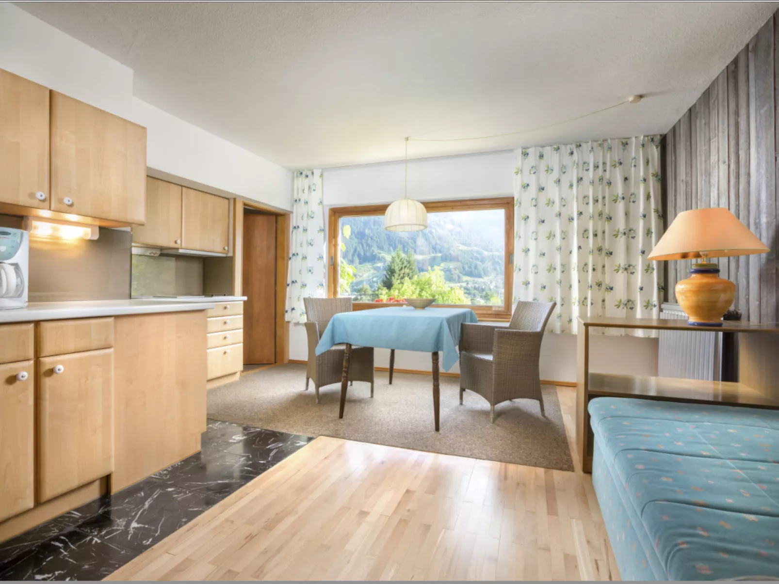 Romantisches Chalet in den Bergen-Inside