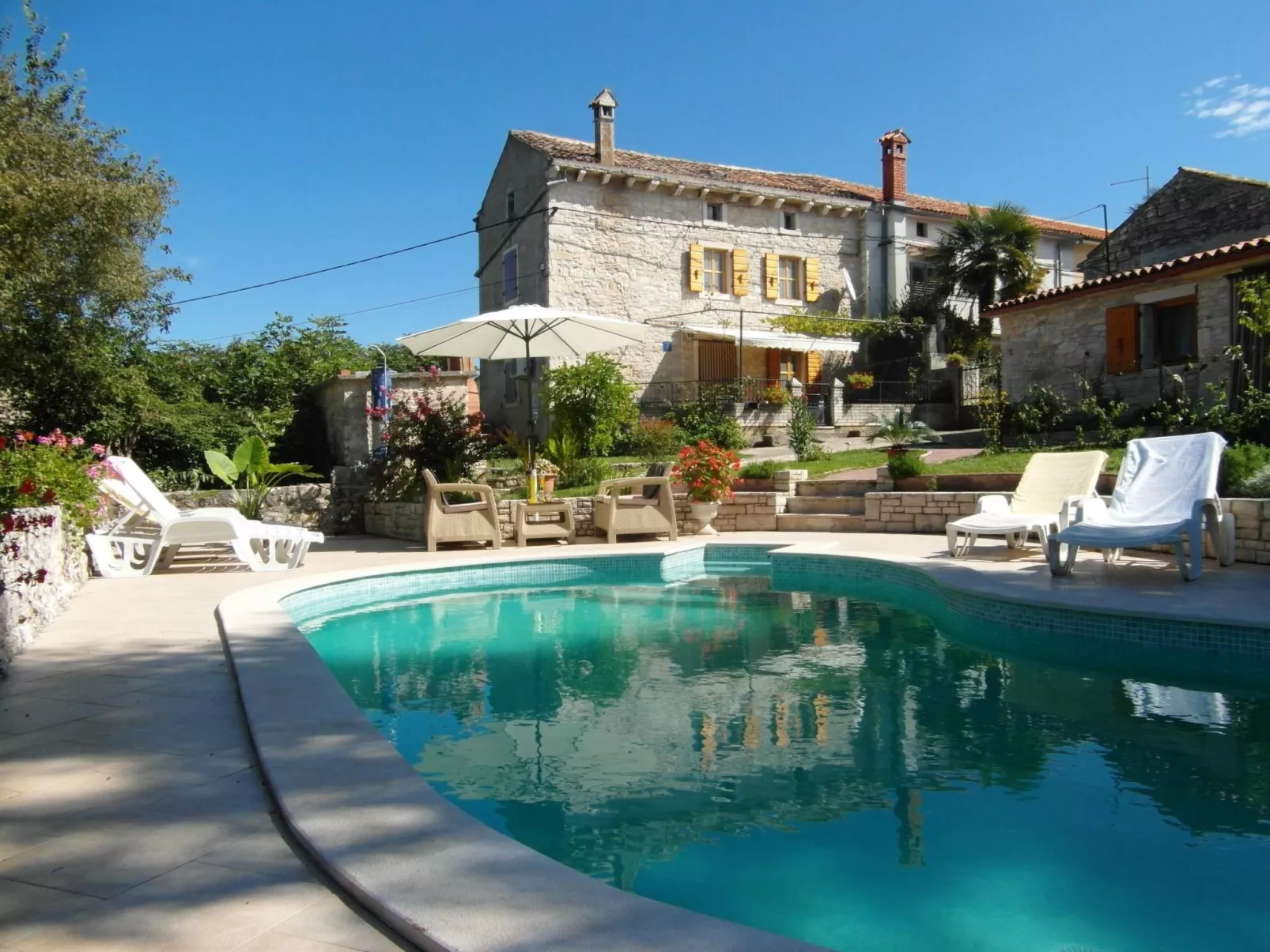 "Vickovi" mit Gemeinschaftspool-Dedans