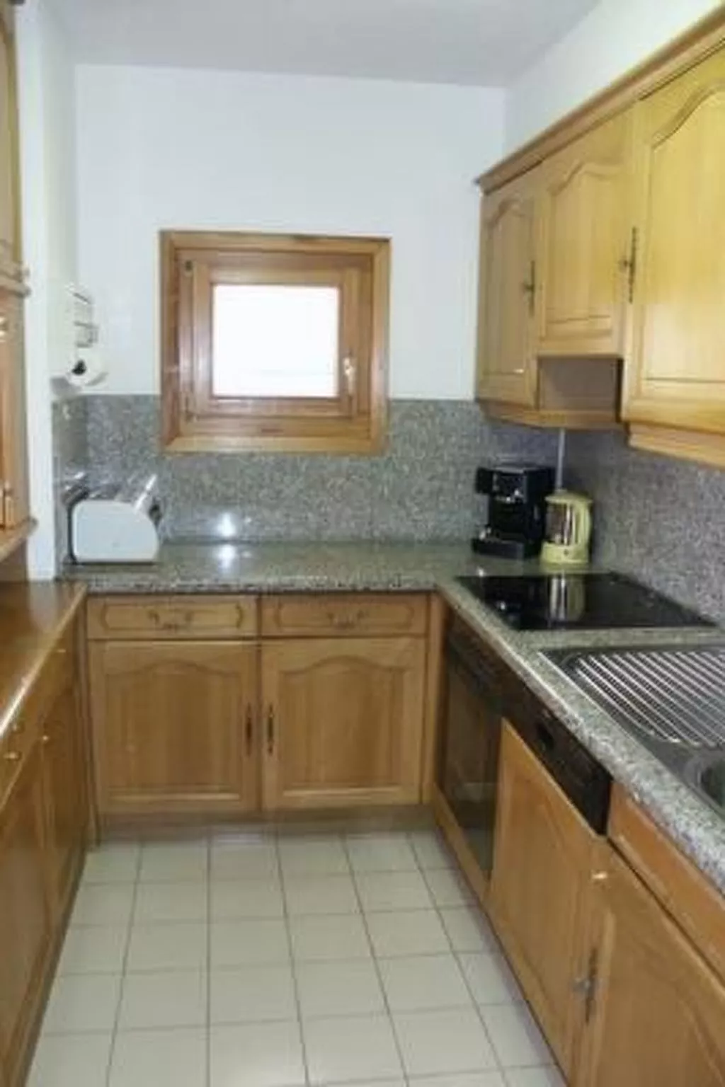 Ludains 4, APT. 25-Inside