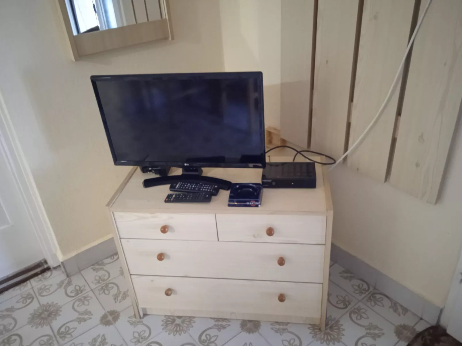 Kleines Ferienhaus in einer ruhigen Strasse-Dedans