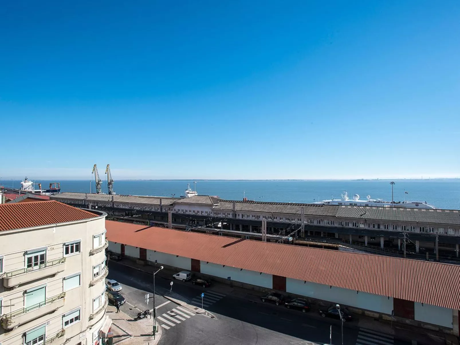 Apolónia 4E-Outside