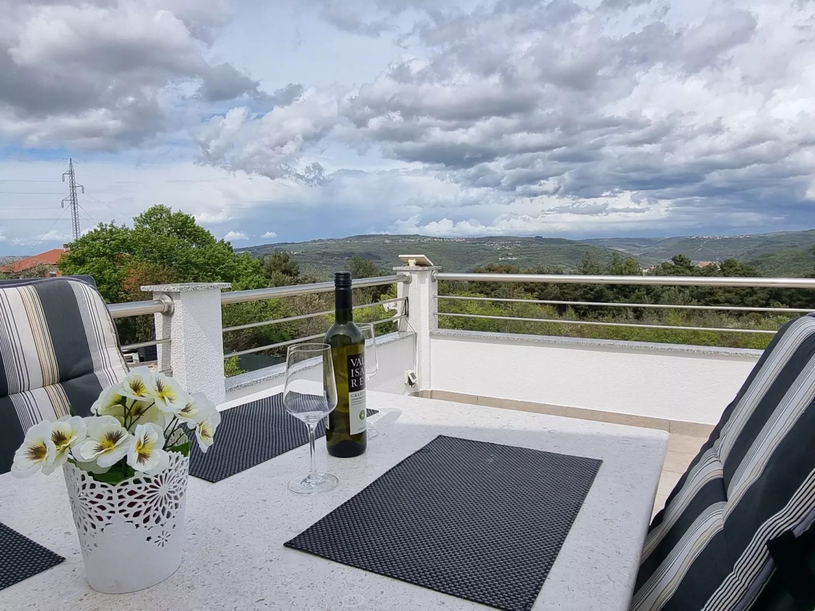 Apartment Denis-Drinnen