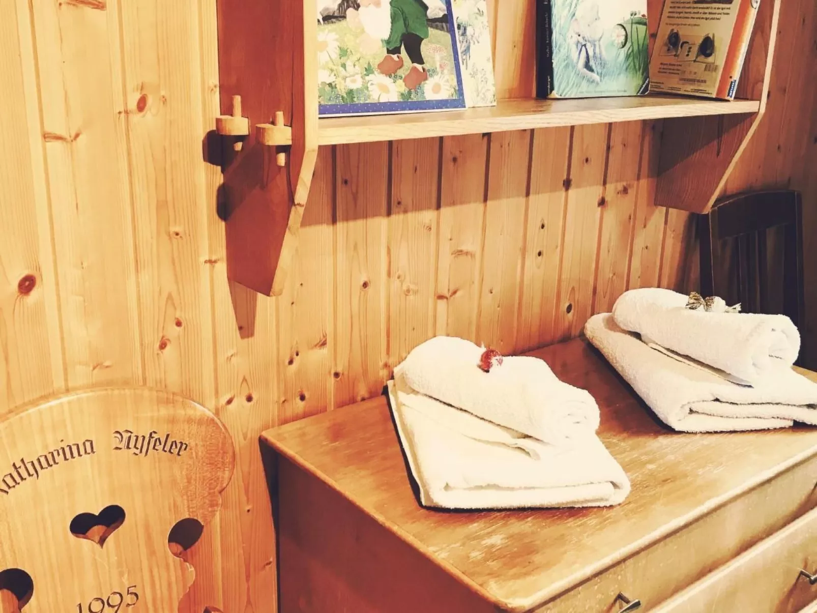 Haus "Nyfeler" Obergeschoss 4-Bettwohnung-Image-tags.info