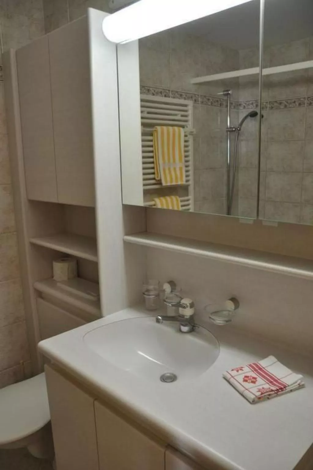 Chesa Semnadur H2-Inside