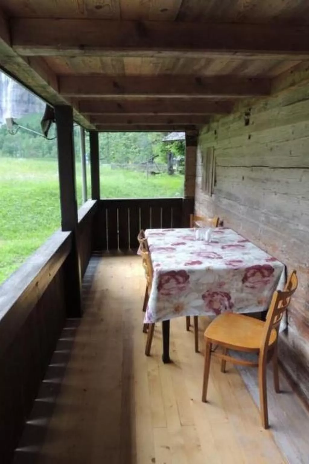 Lengwald "Hiisli"-Drinnen