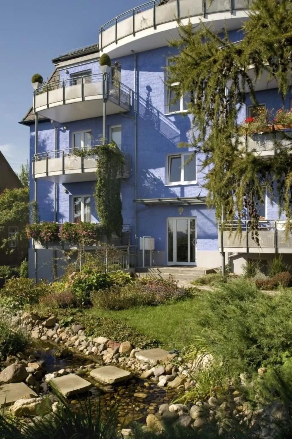  in Stadtrandlage mit guter Anbindung, sowie eigener Terrasse und Garten-Outside