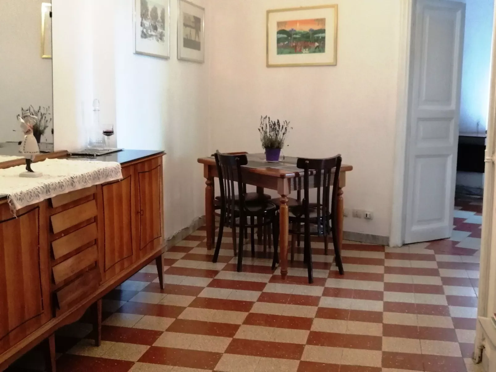 Mit privatem Balkon-Dedans