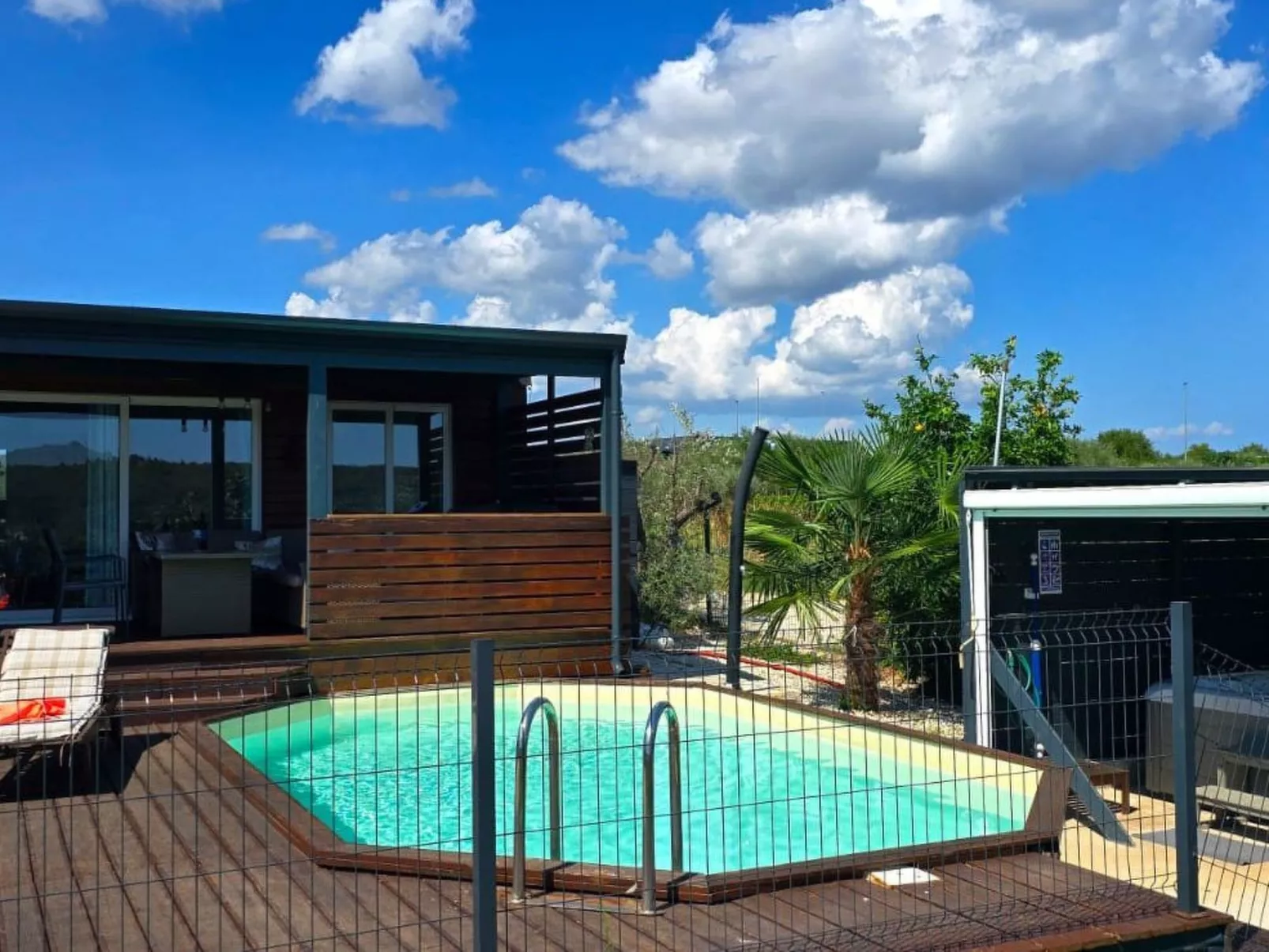 Beach House BET, romantisches Refugium im Olivenhain-Drinnen