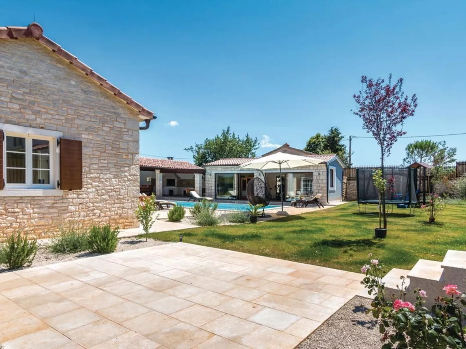 Mit Whirlpool und Sauna-Inside