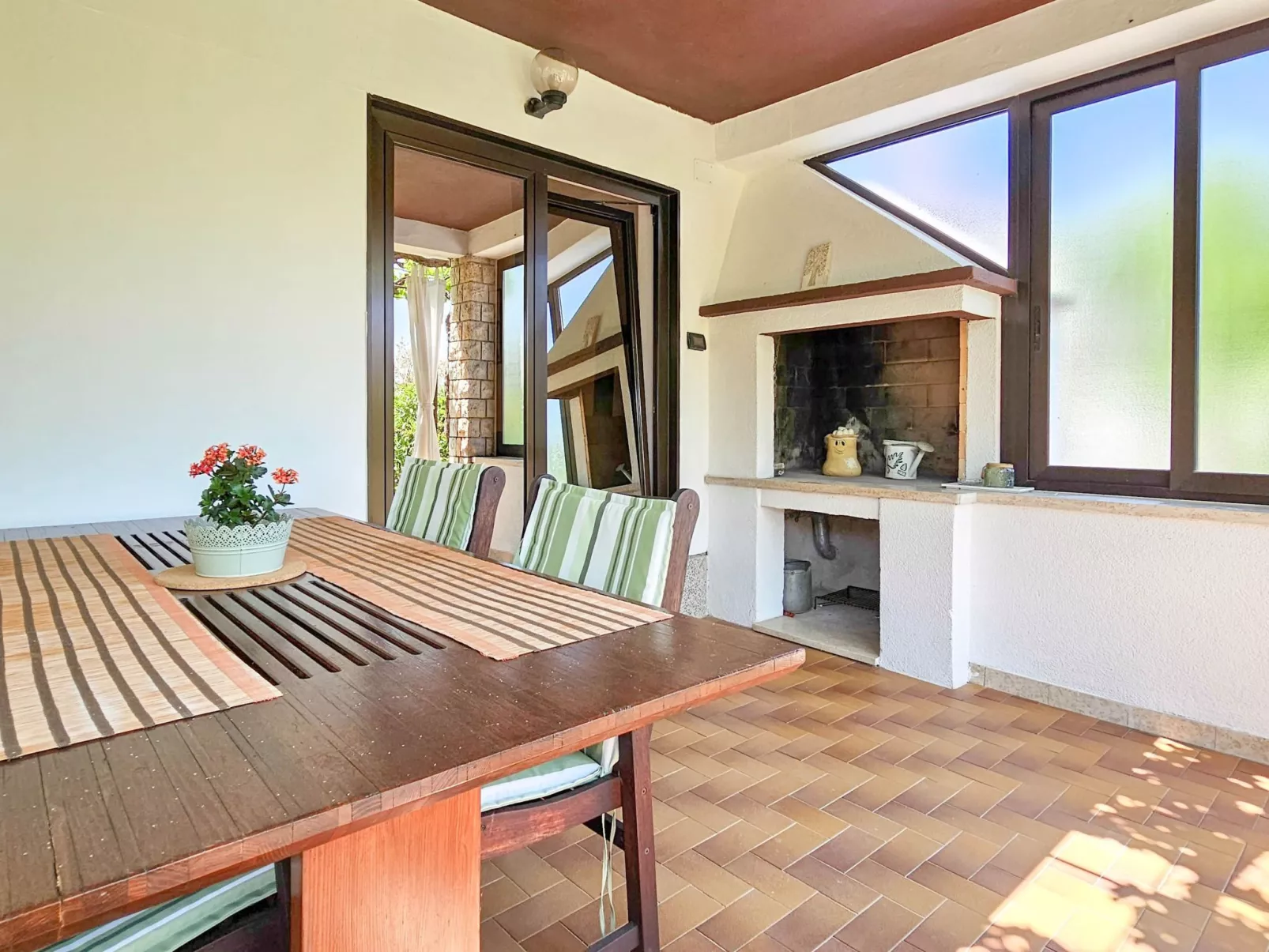 Für 4 Personen ca. 45 m&sup2; in Novigrad, Adriaküste Kroatien (Westküste von I-Inside