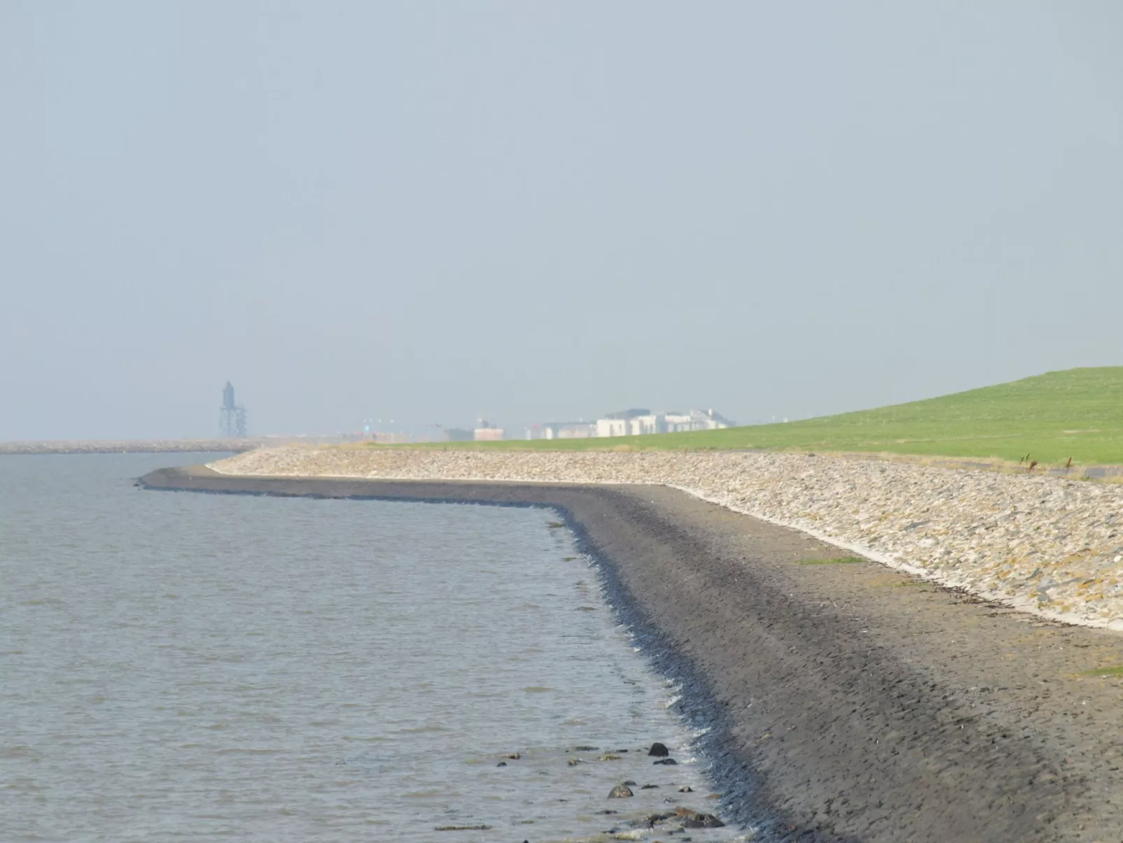 Mit Terrasse, Grill und Garten-Drinnen