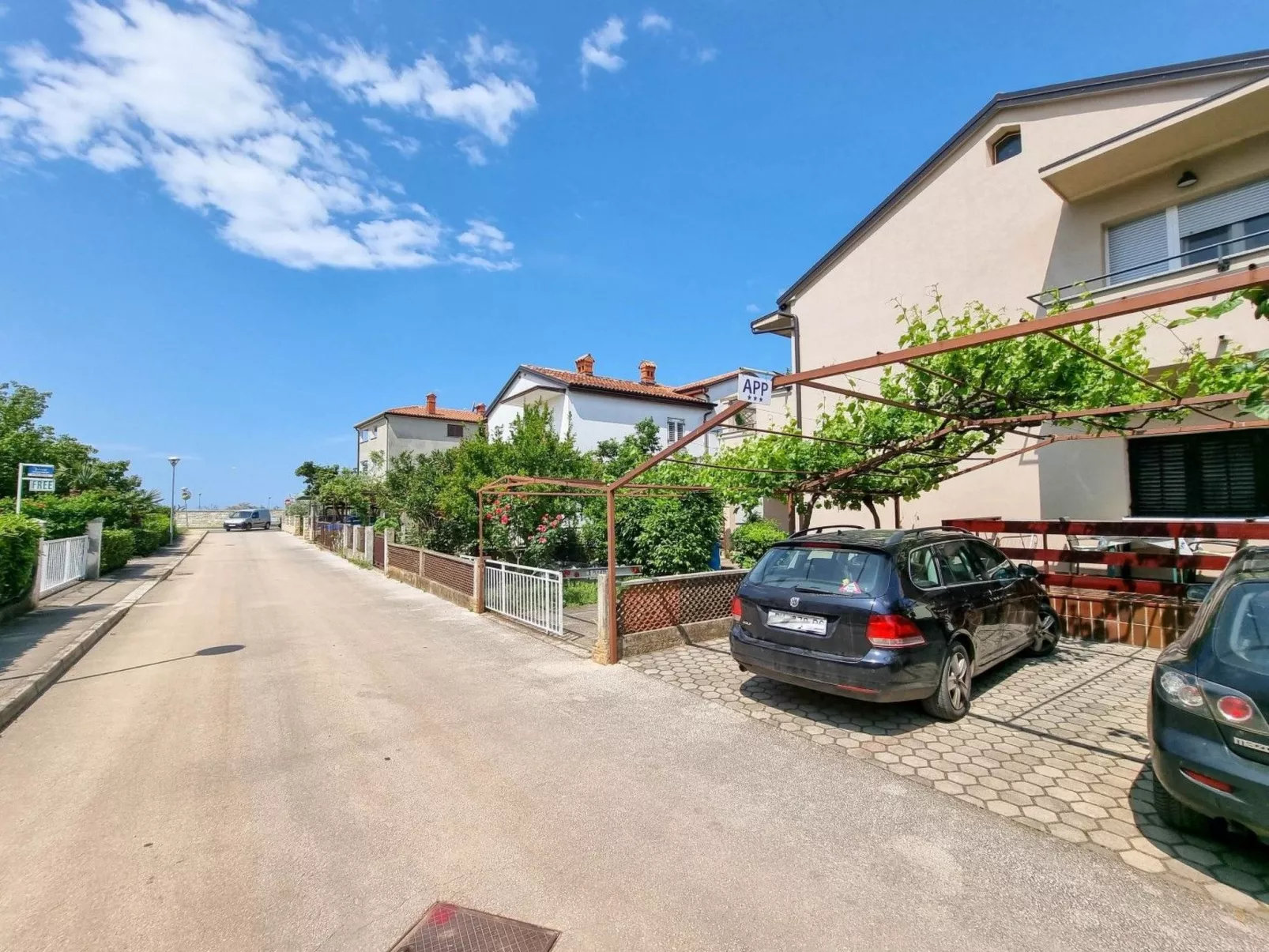 Schöne Ferienwohnung Runko-Dehors