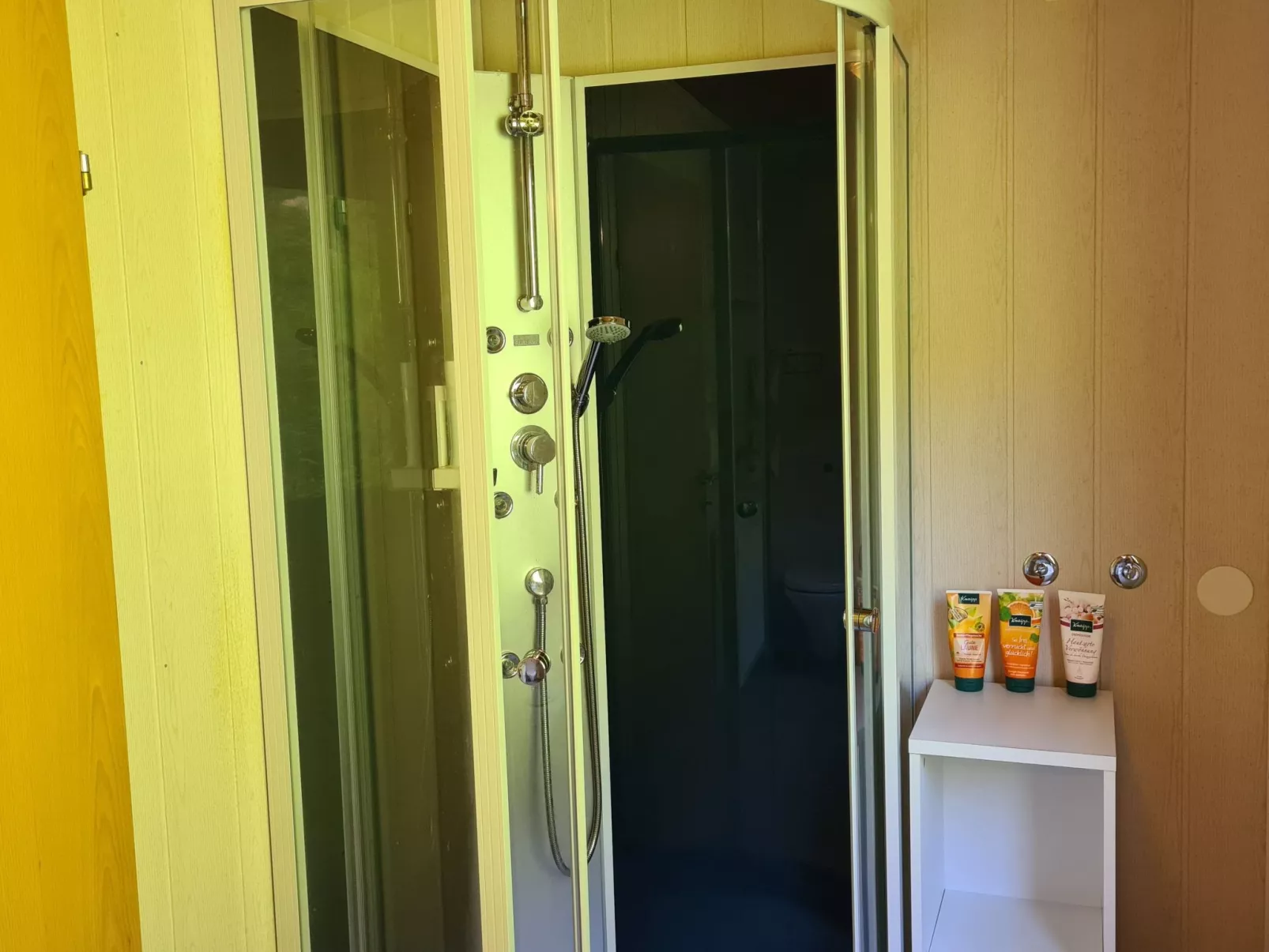 Mit Balkon und herrlichem Ausblick-Dehors