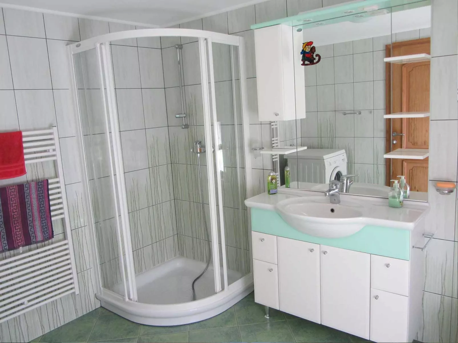 Geräumiges Ferienhaus inmitten der Natur-Drinnen