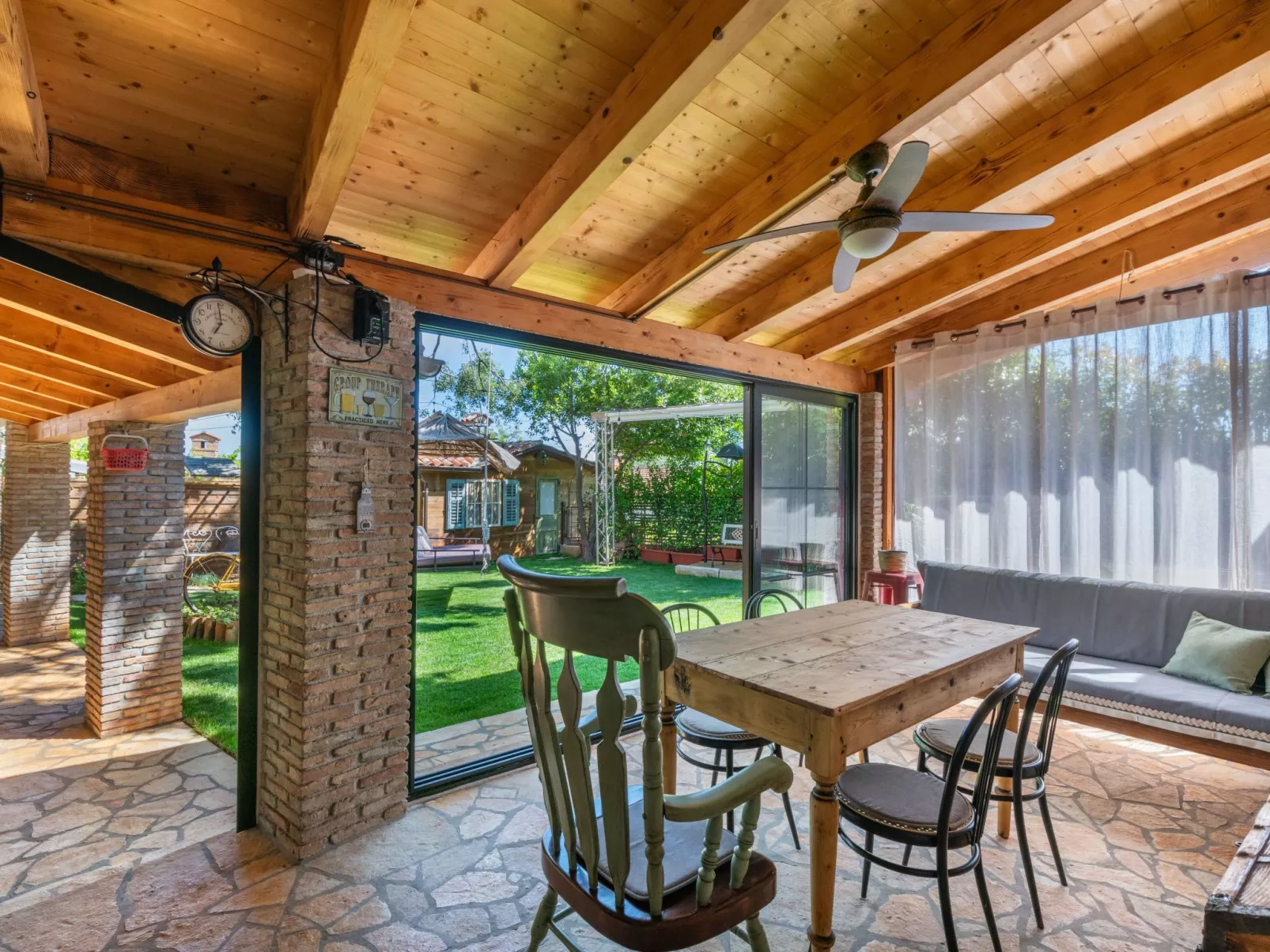 Rustic cozy house Pupy mit private pool und kino-Inside