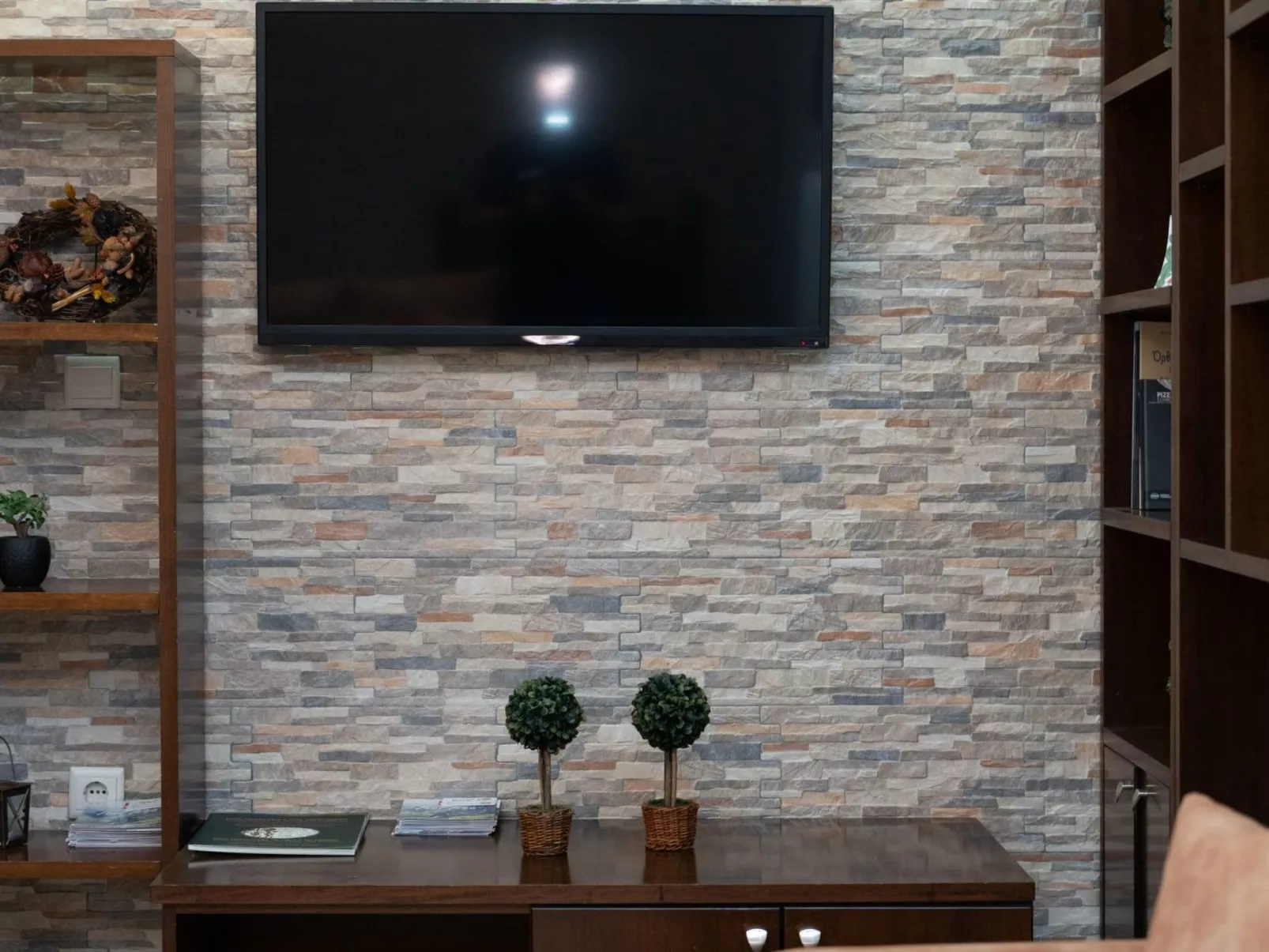 Unknown Accommodation-Dedans