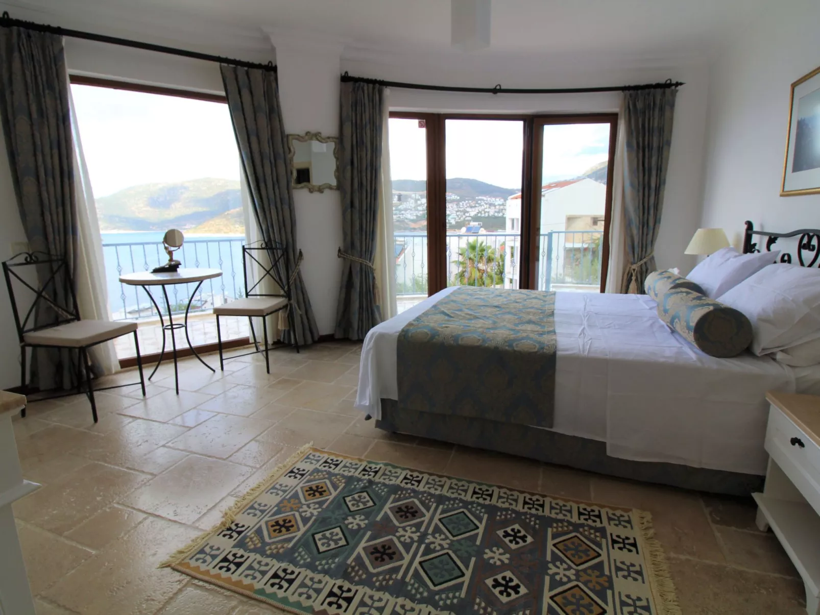 Ferienvilla Amare mit privatem Pool und Meerblick-Drinnen