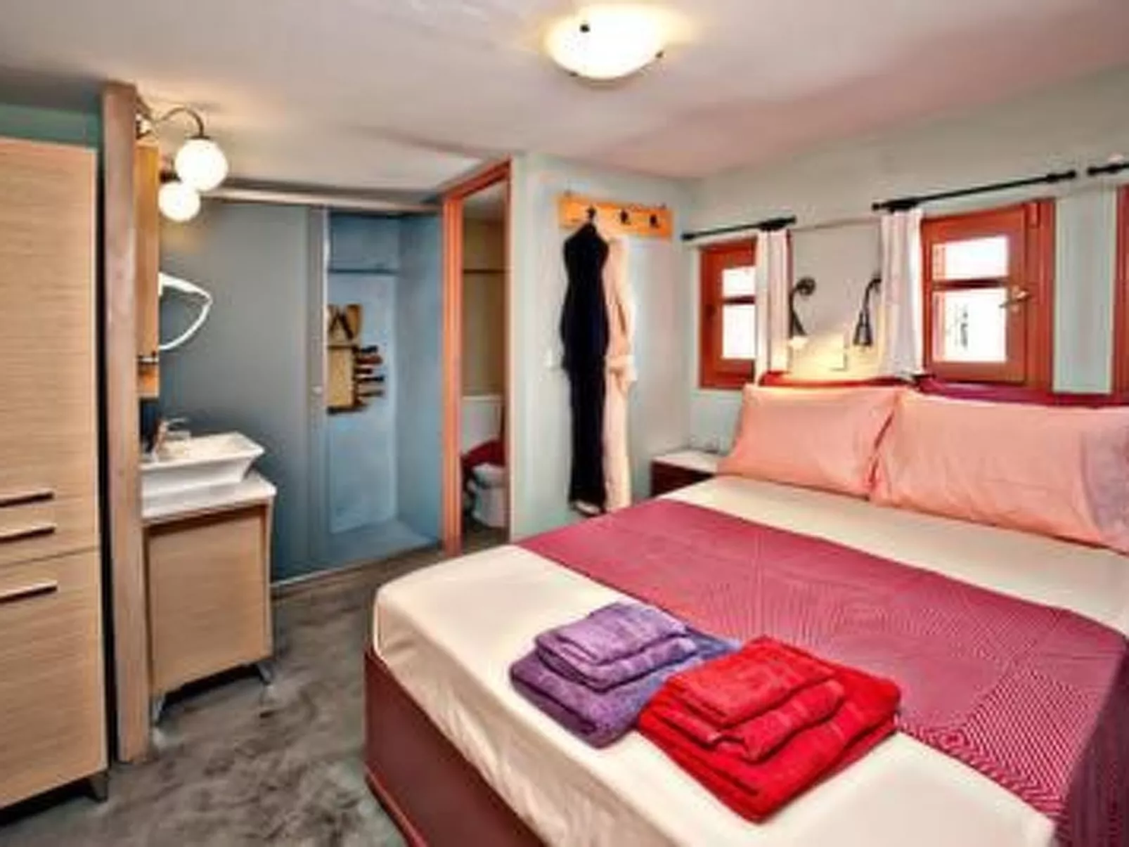 Mit eigenem Pool-Dedans