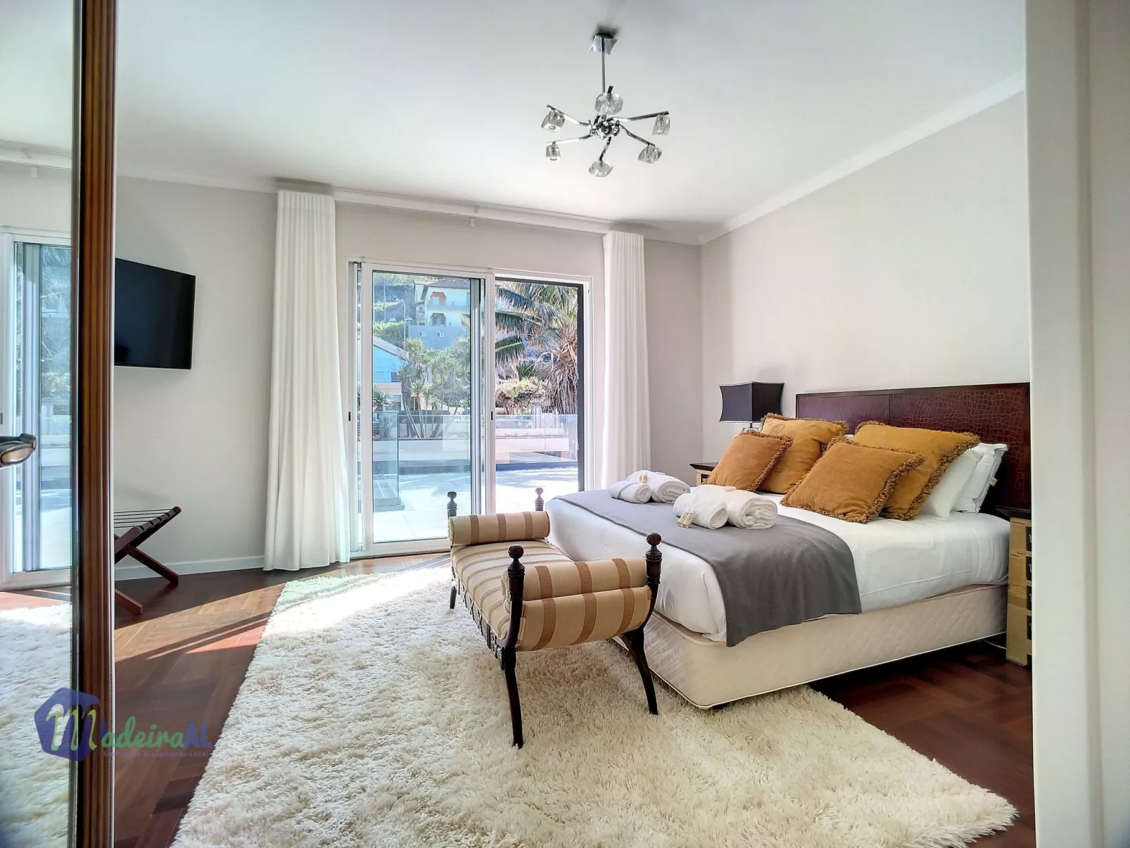 PEARLS BEACH VILLA-Inside