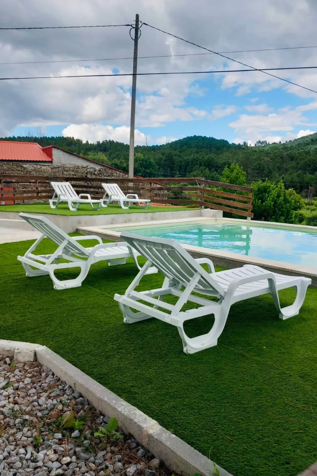 Weißes Haus in Douro Weinberge-Draußen