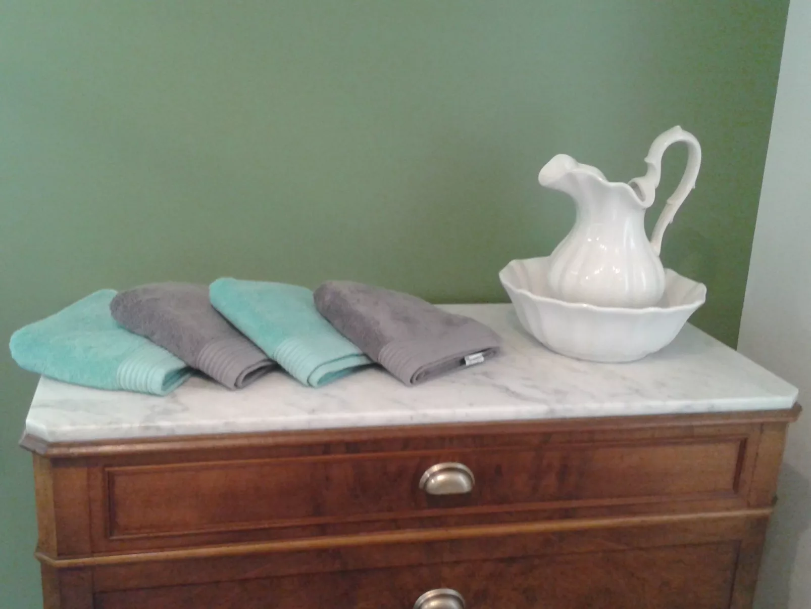 Inmitten der Weinberge Lucinkas-Drinnen