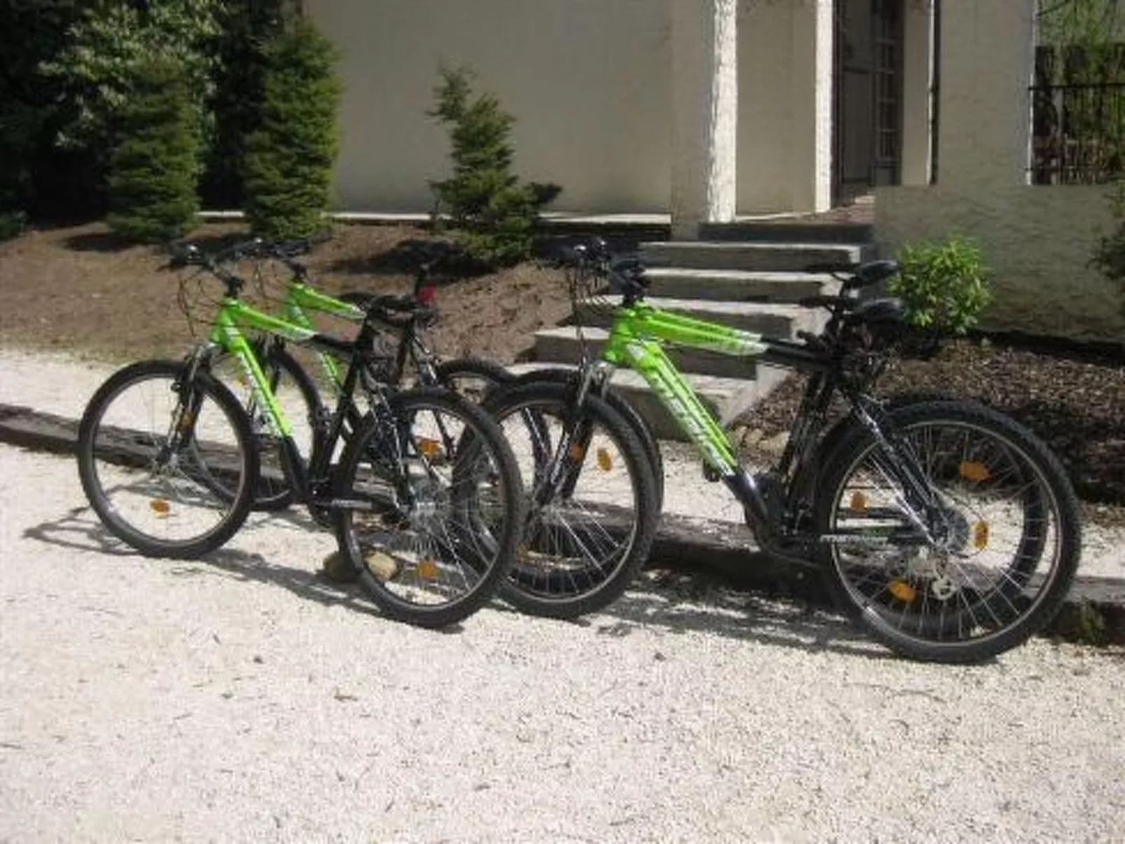 Mit Garten, Grill und Terrasse-Inside