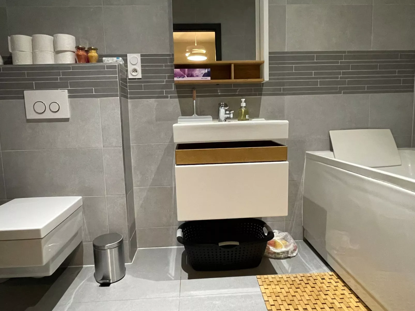 Das ruhige Les Grangettes mit Seeblick-Image-tags.info