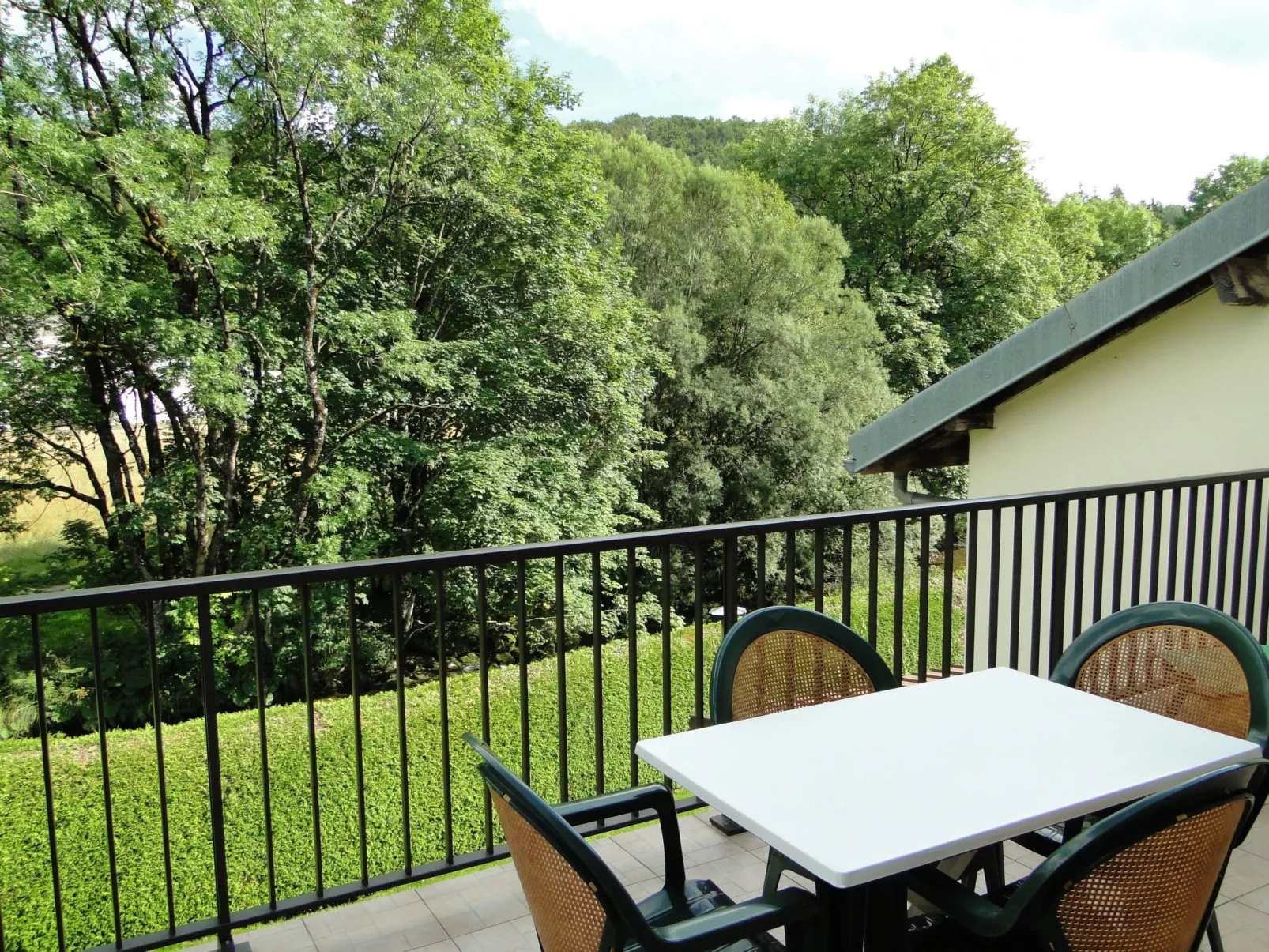 1805 Saine Montagnes du Jura mit Spa & Sauna-Dedans