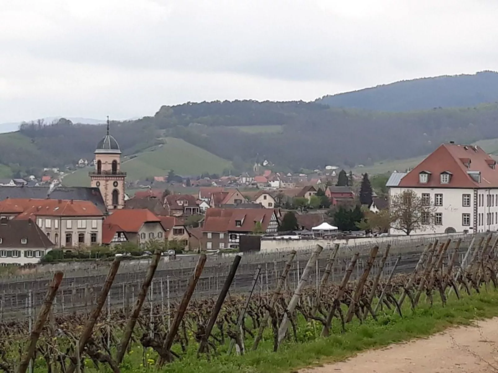 "Gite du forgeron" (Schmiedehaus)-Draußen