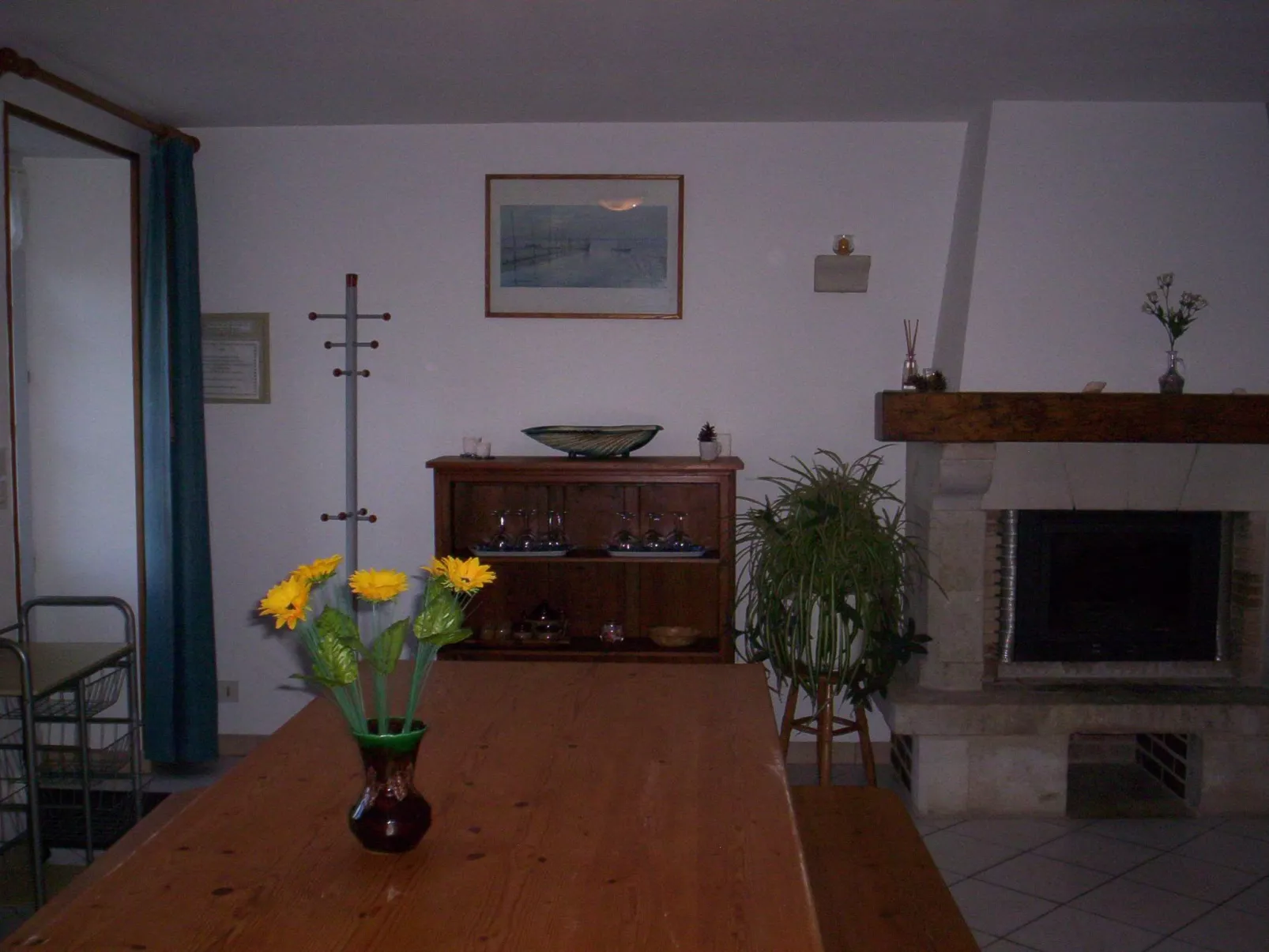 LES CHARMILLES-Dedans