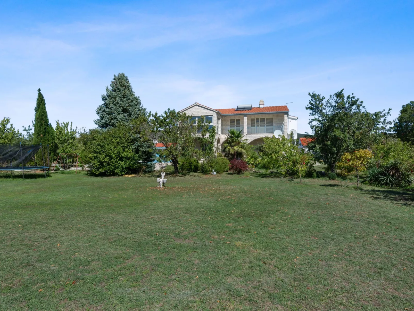 Anwesen "Villa Almas, Sauna, Fitnessraum, Multisport-Inside