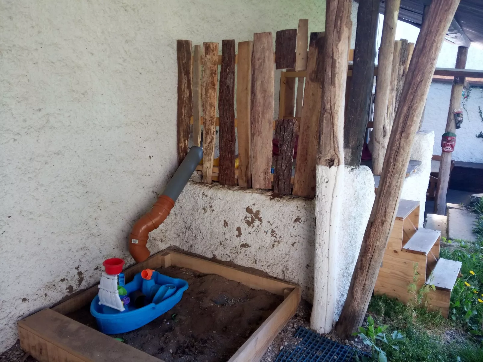 In Celles-En-Bassigny  umzäunter Garten-Dehors