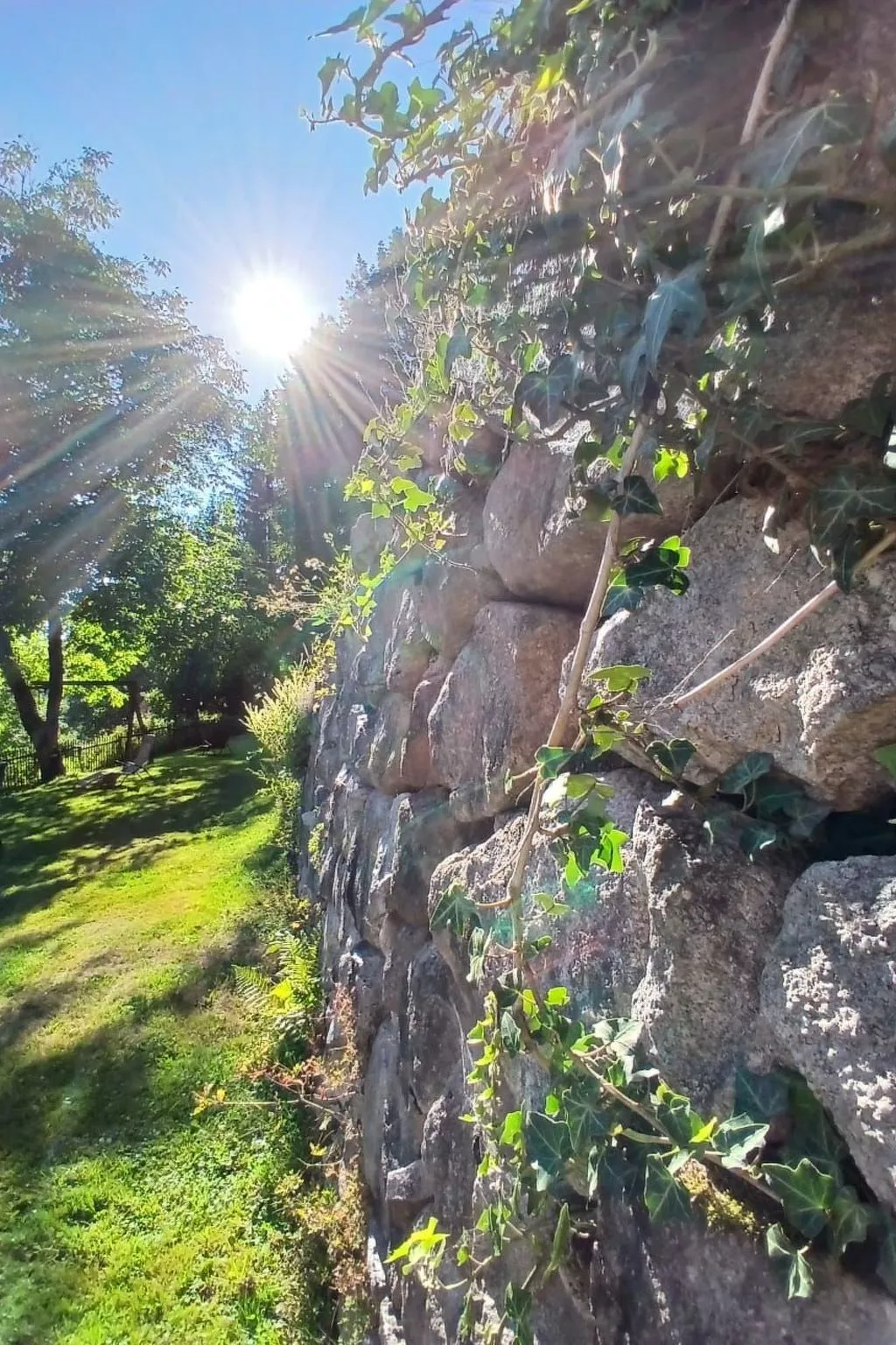 In Ventron mit eingezäuntem Garten-Inside