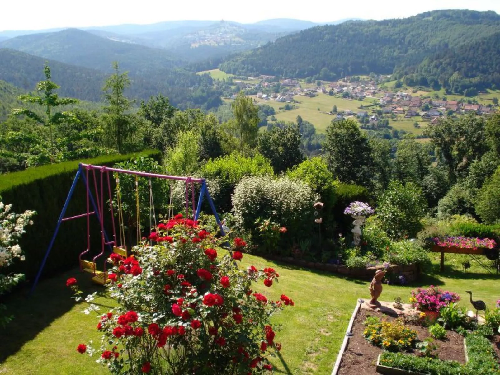 Das Gîte Fleuri mit einer herrlichen Aussicht-Drinnen