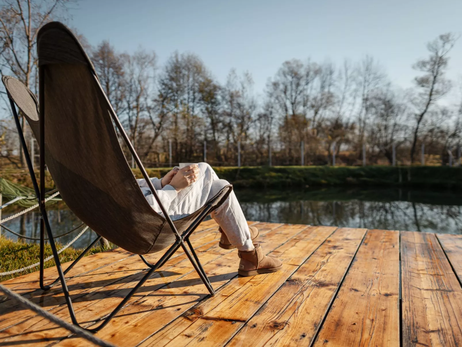 Kleines Haus mit Werkstatt-Outside