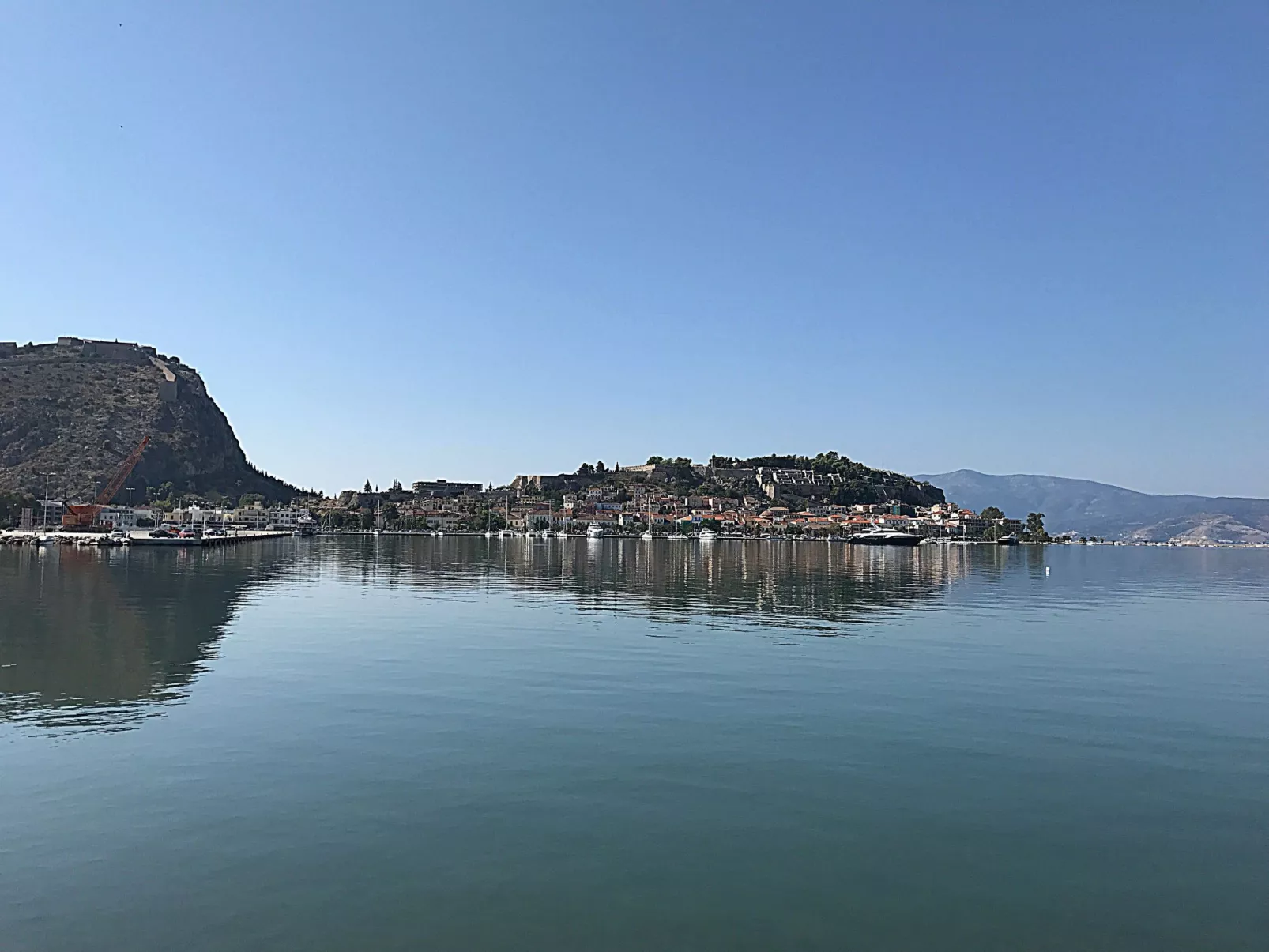 Schöne Ferienwohnung mit Meerblick in Kiveri-Inside